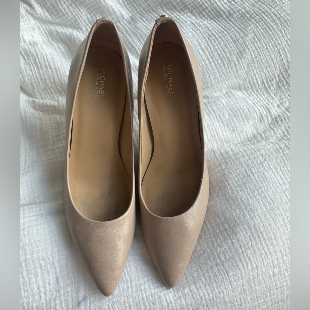 MICHAEL Michael Kors Beige Pointed-Toe Leather Heels